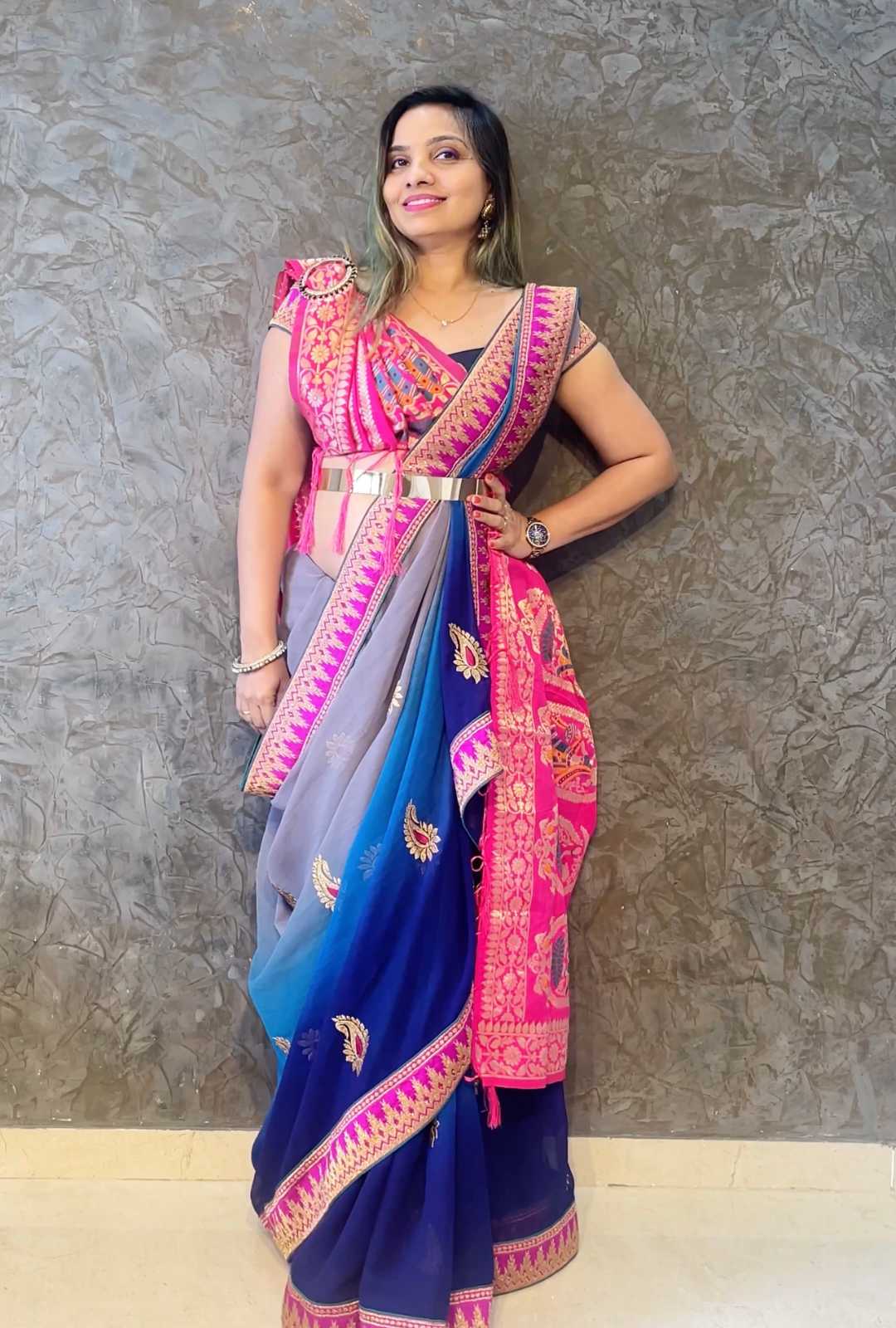 stylish way to wear saree a saree